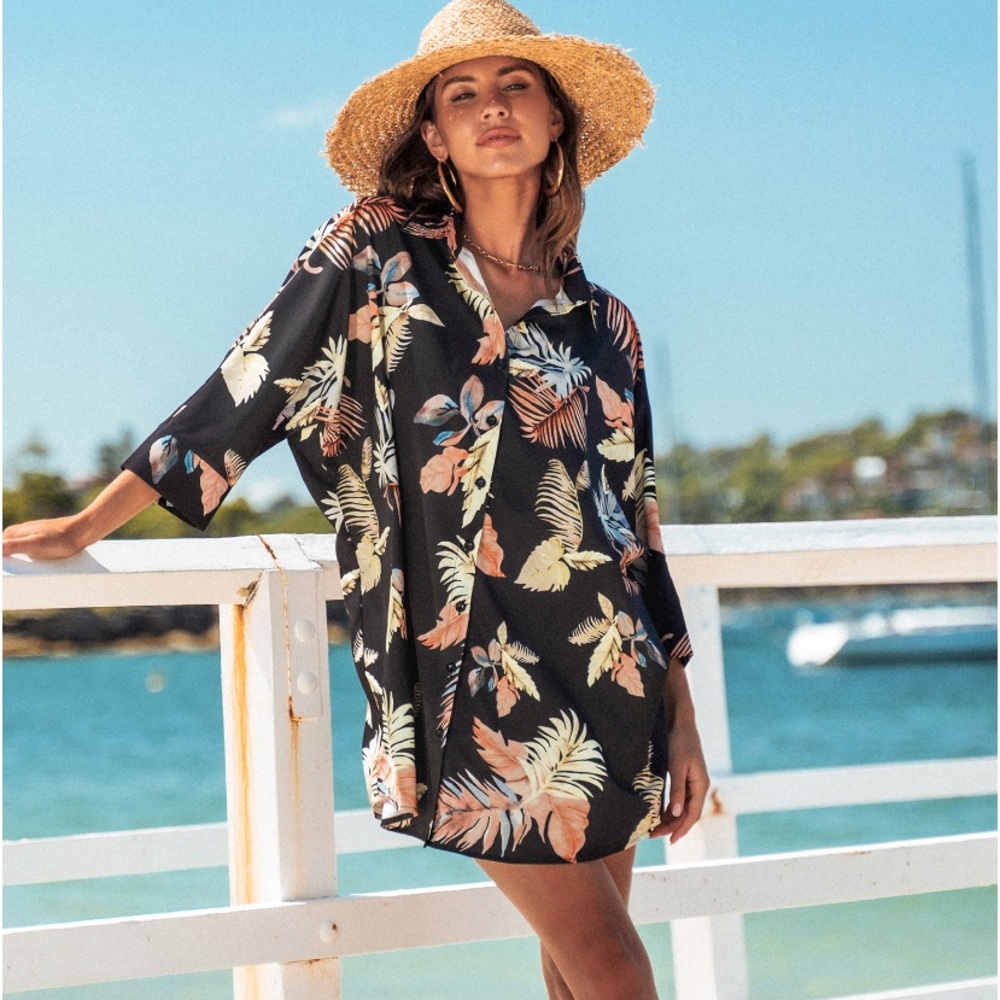 NWOT Cupshe Button-up Coverup size Large